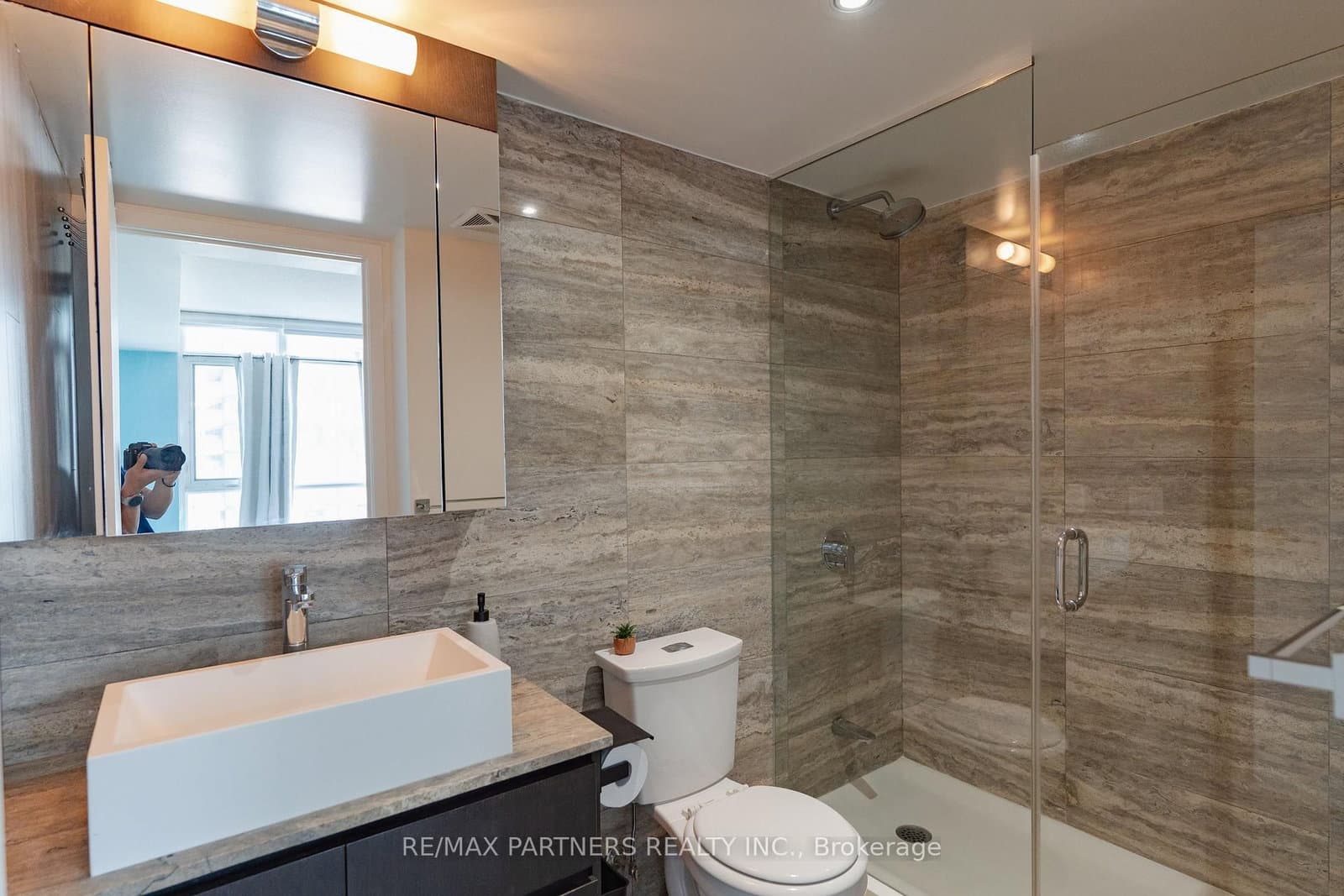 15 Iceboat Terrace, Unit 1806 thumbnail 8