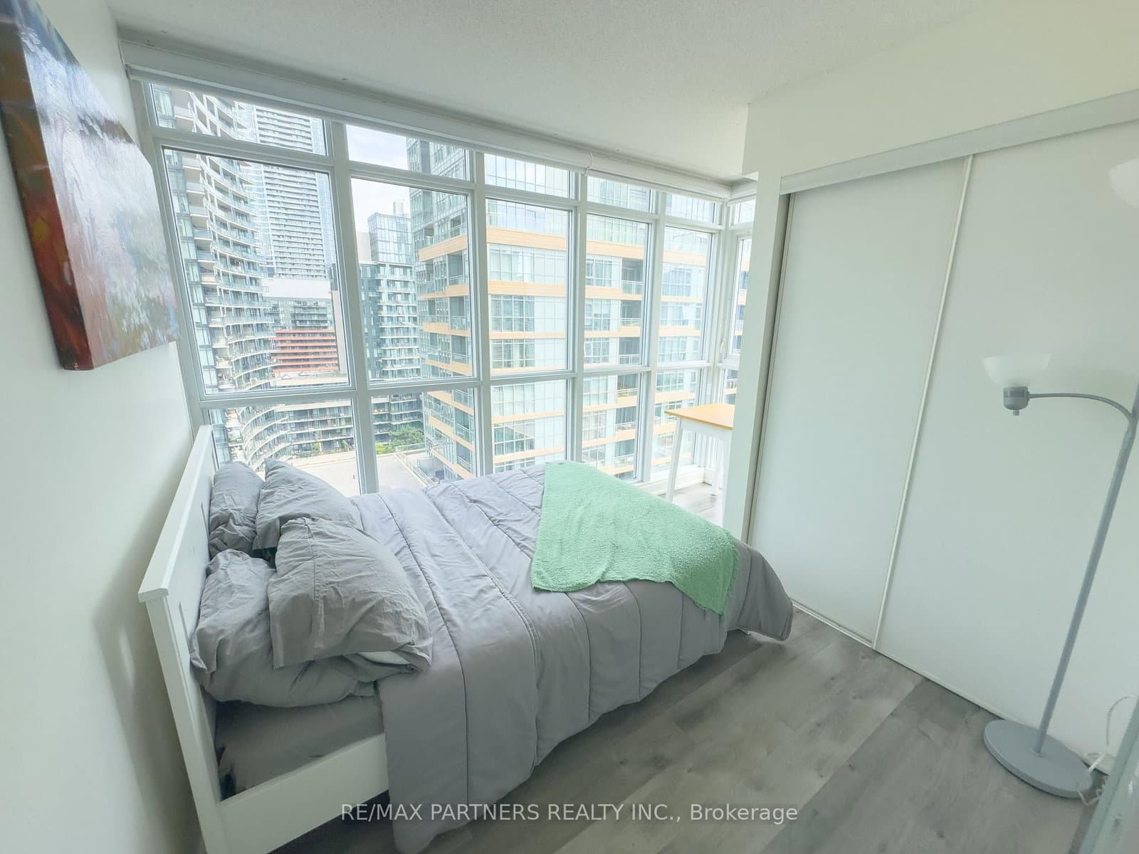 15 Iceboat Terrace, Unit 1806 thumbnail 9
