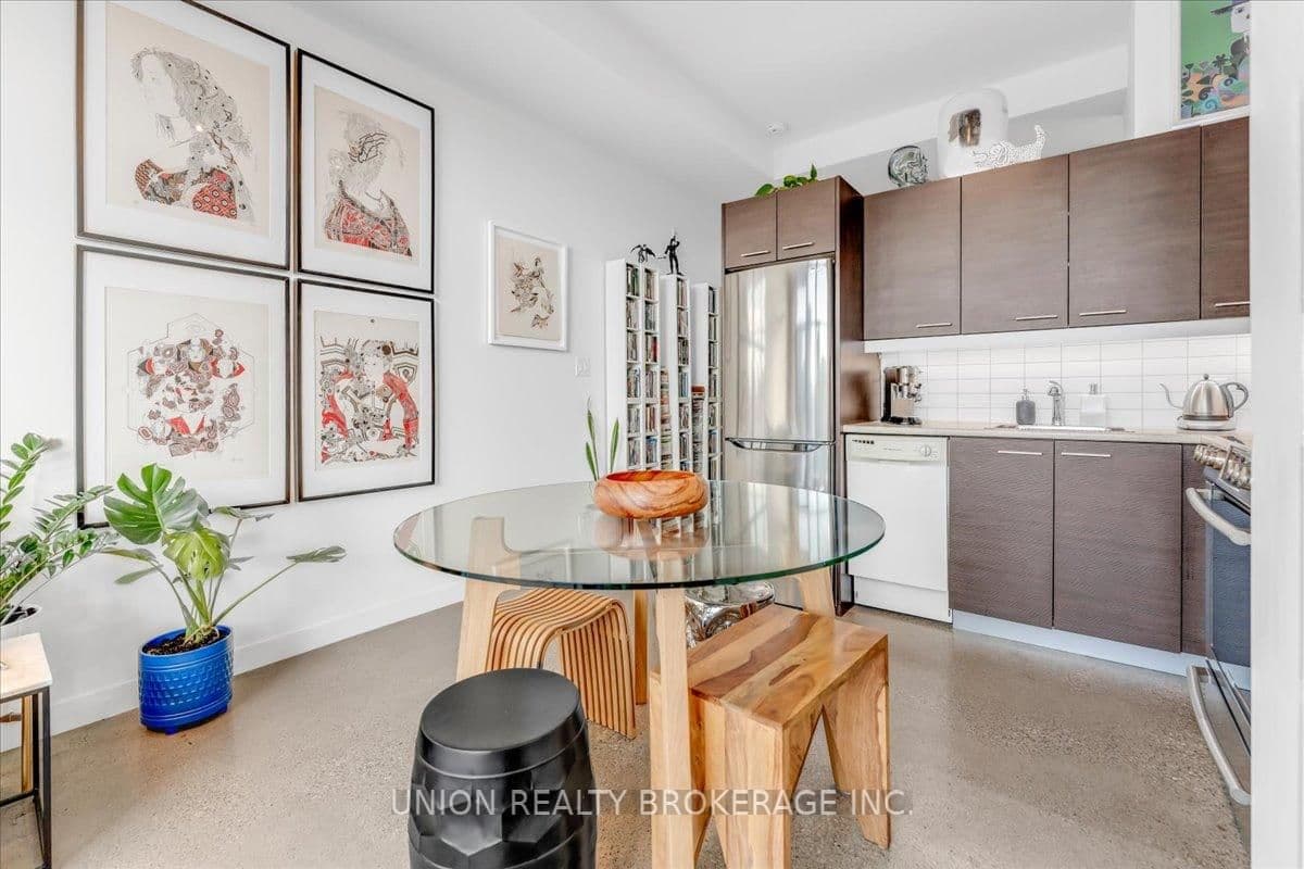 569 King Street E, Unit 404 thumbnail 10