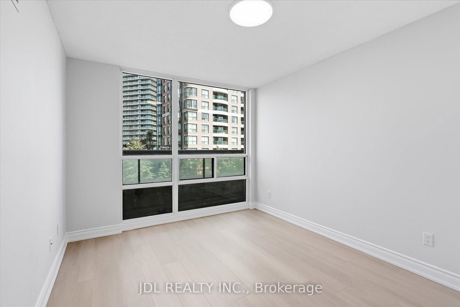 503 Beecroft Road, Unit 516 thumbnail 12
