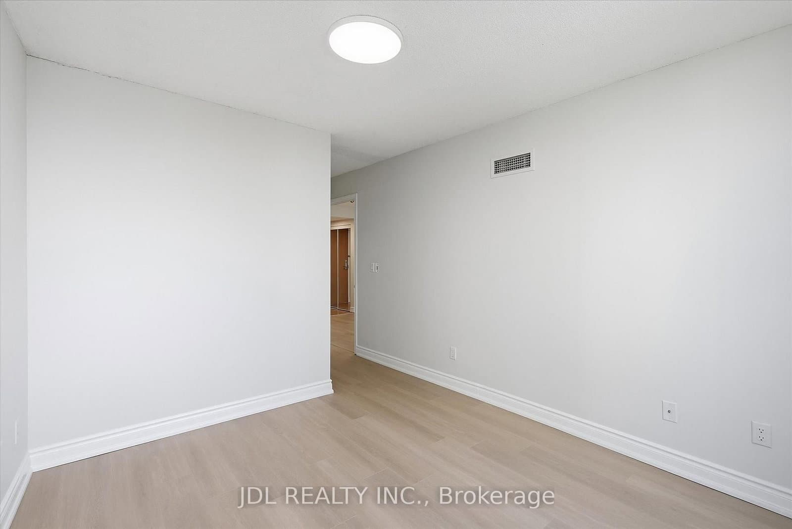 503 Beecroft Road, Unit 516 thumbnail 14