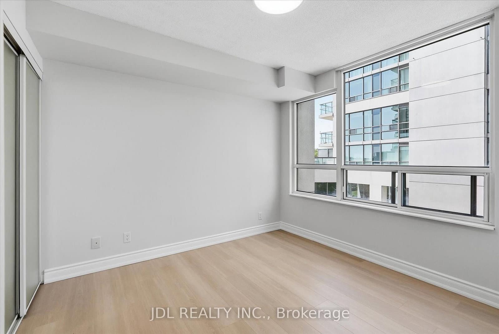 503 Beecroft Road, Unit 516 thumbnail 17
