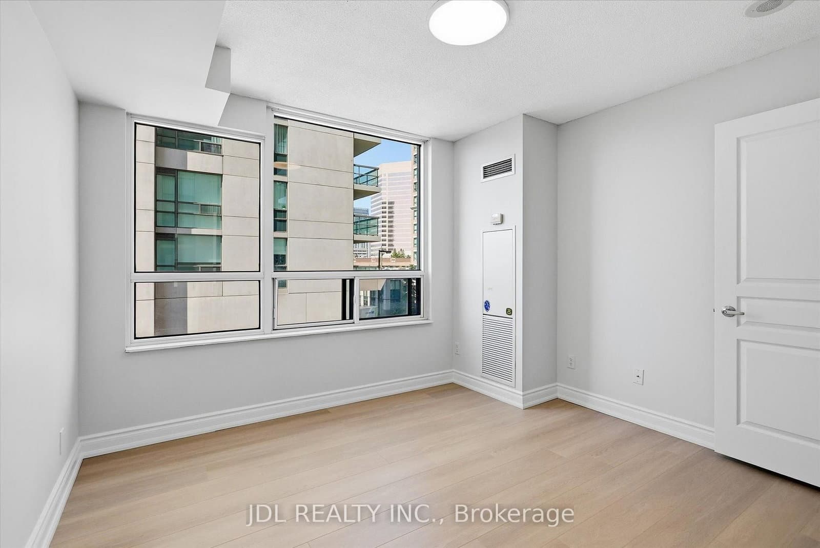 503 Beecroft Road, Unit 516 thumbnail 18