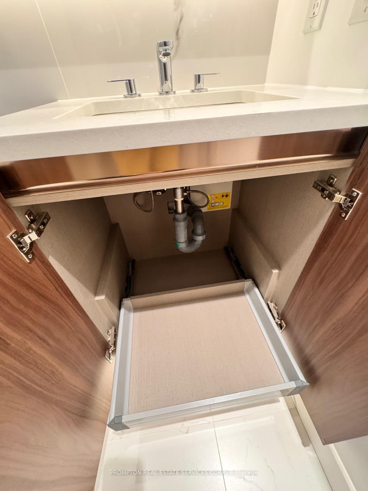 68 Esther Shiner Boulevard, Unit 2706 thumbnail 11