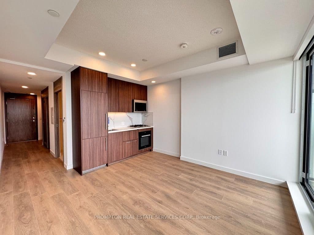68 Esther Shiner Boulevard, Unit 2706 thumbnail 2