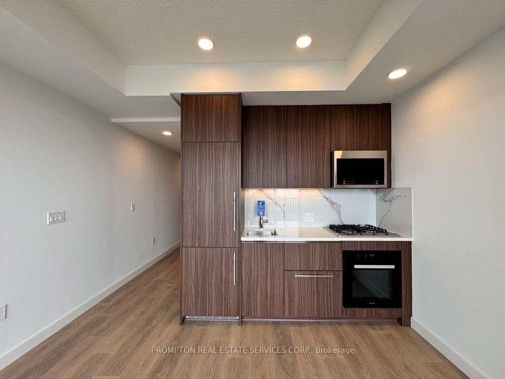 68 Esther Shiner Boulevard, Unit 2706 thumbnail 3