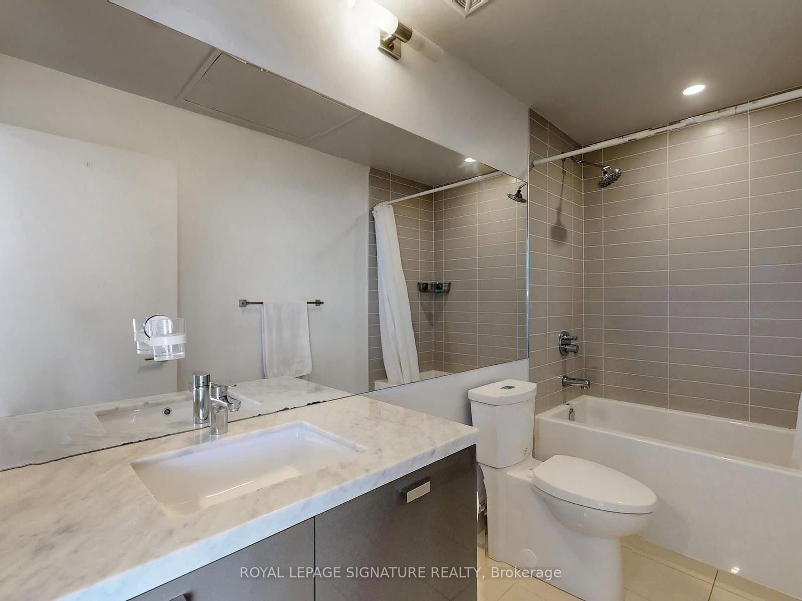 290 Adelaide Street W, Unit 2601 thumbnail 12