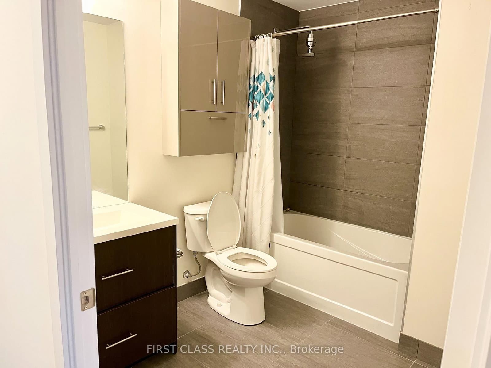 188 Fairview Mall Drive, Unit 620 thumbnail 8