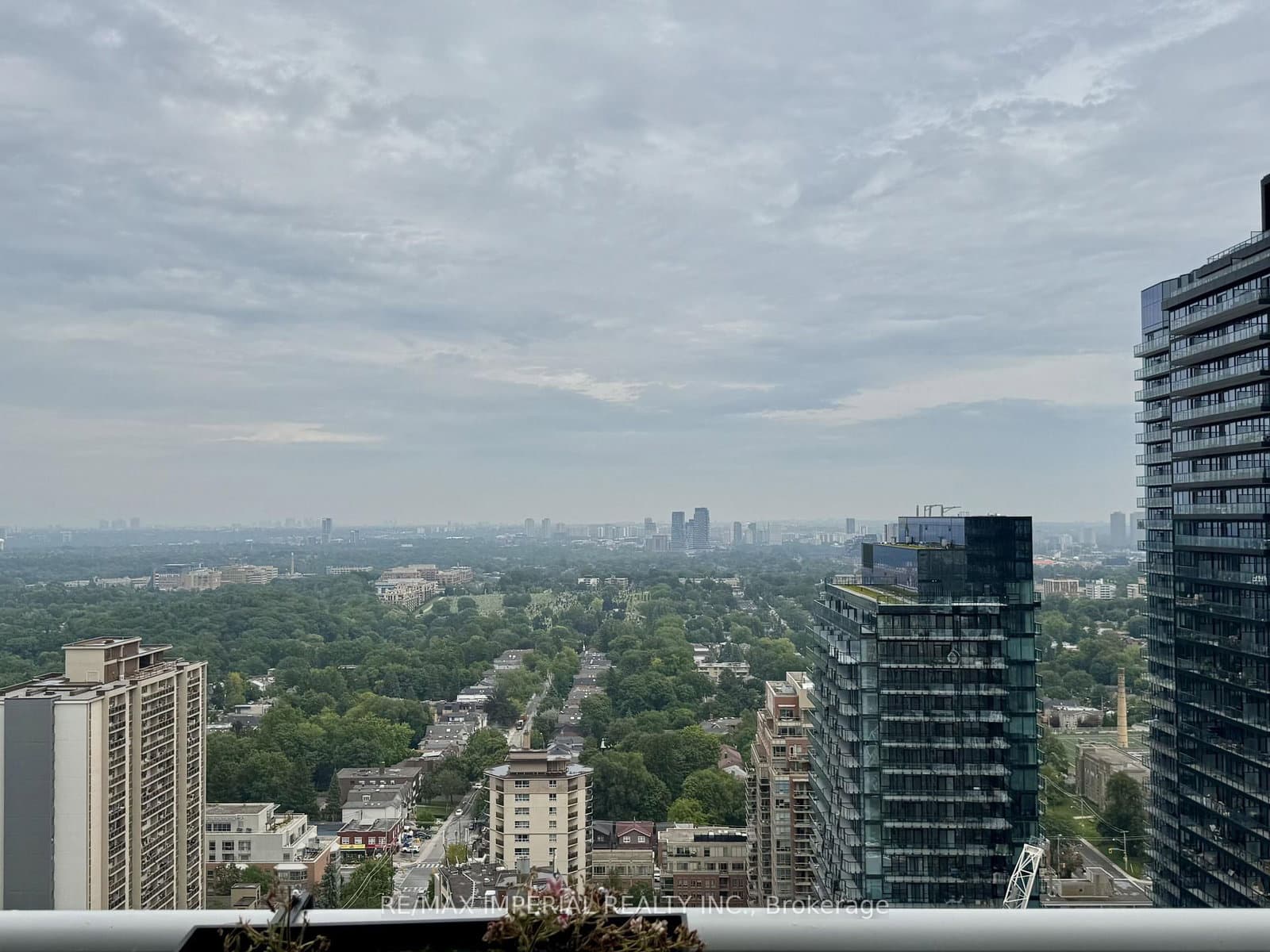 101 Erskine Avenue, Unit 2905 thumbnail 20