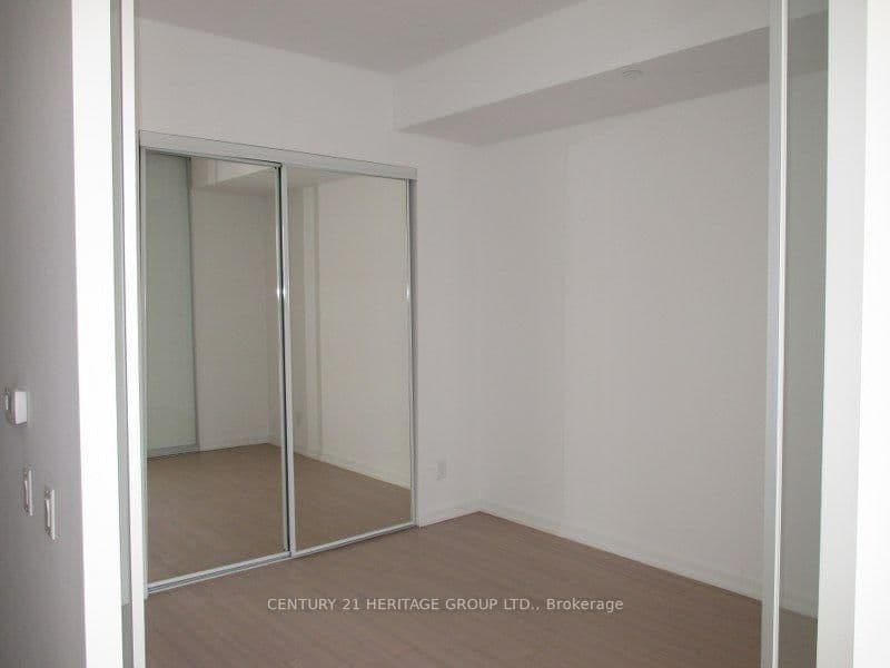 101 Peter Street, Unit 2205 thumbnail 3