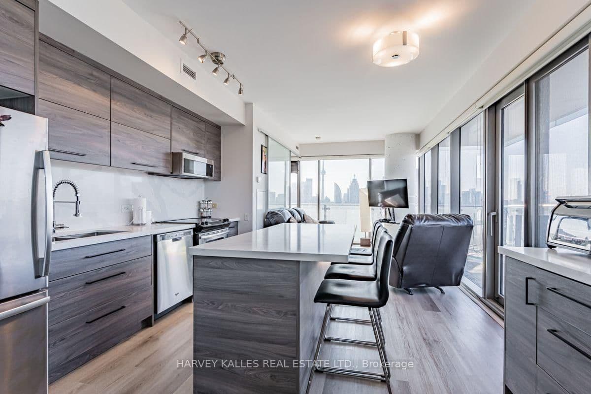 70 Distillery Lane, Unit 3602 thumbnail 4