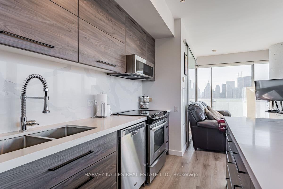 70 Distillery Lane, Unit 3602 thumbnail 5