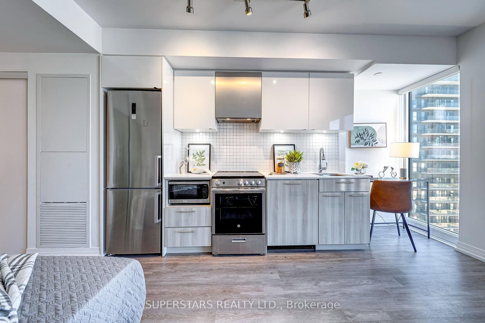 251 Jarvis Street, Unit 2507 thumbnail 2