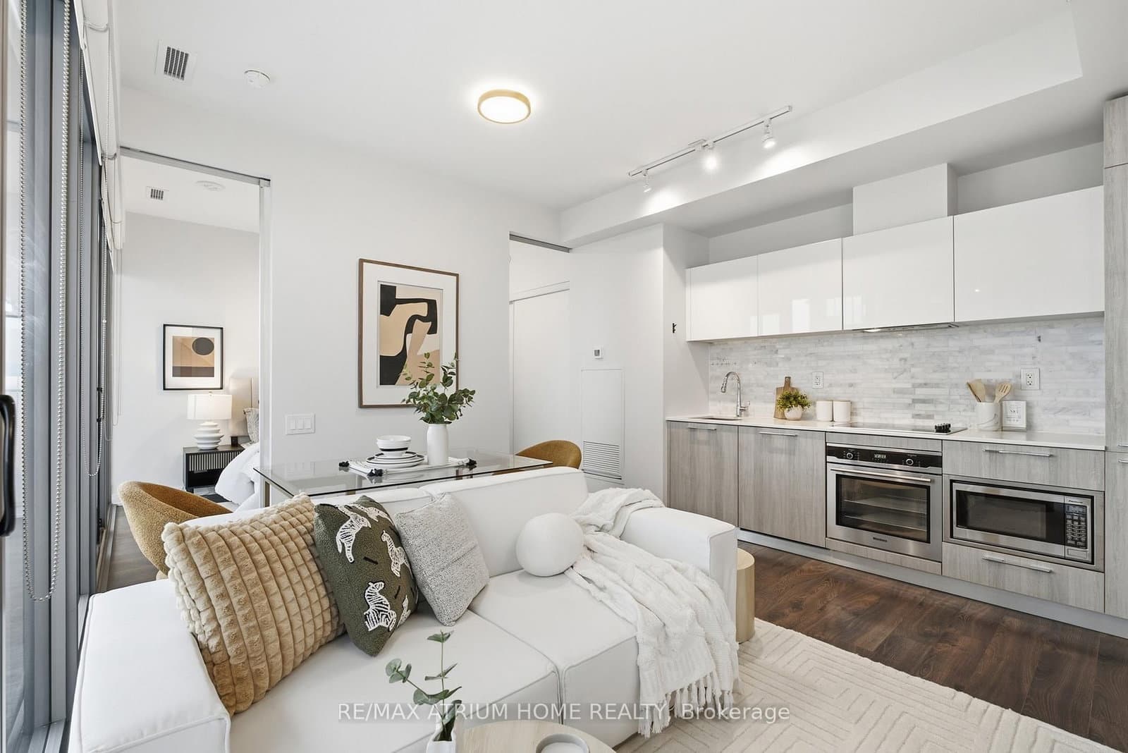 50 Charles Street E, Unit 4413 thumbnail 10