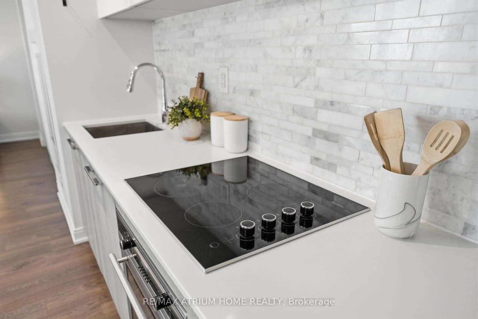 50 Charles Street E, Unit 4413 thumbnail 15