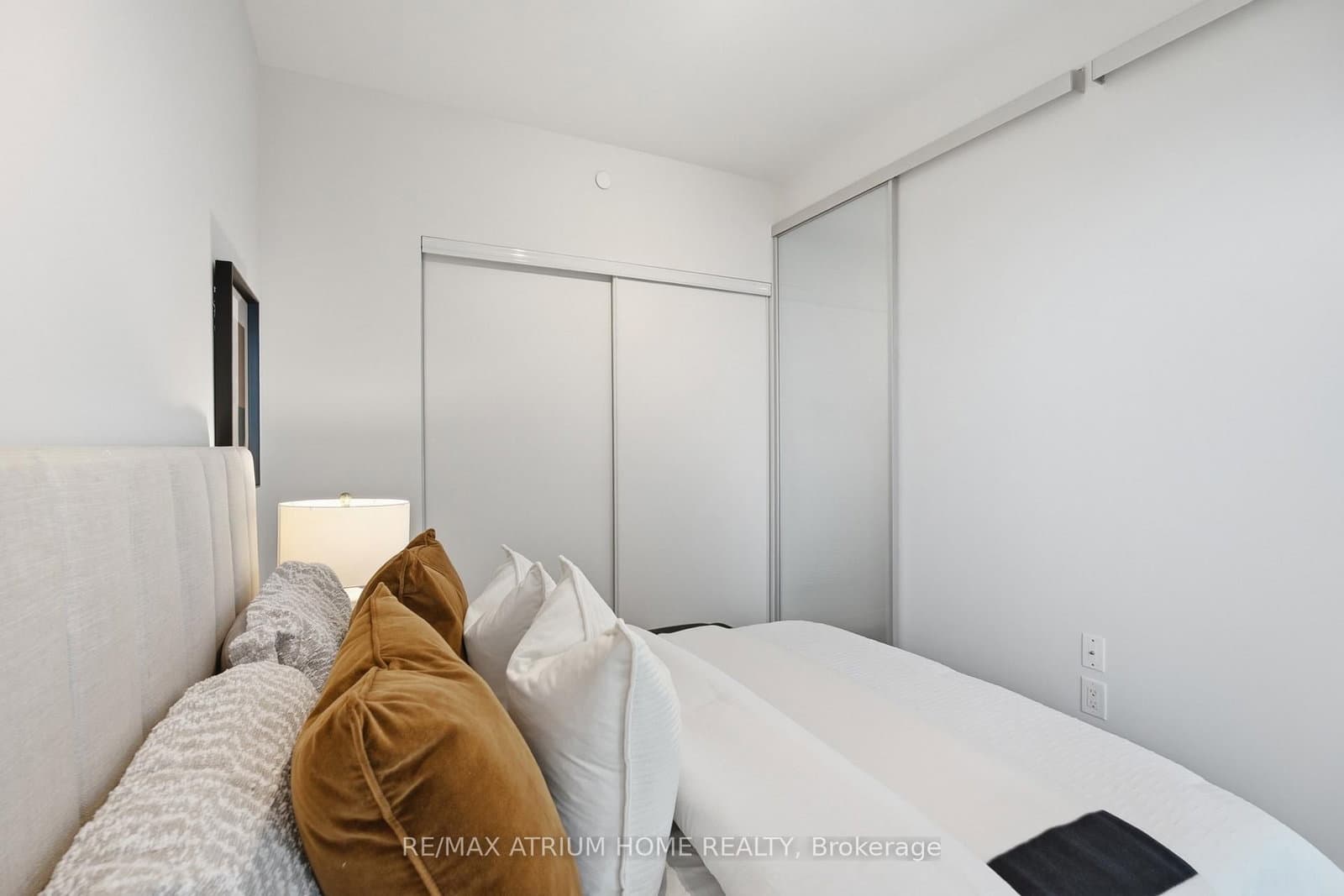 50 Charles Street E, Unit 4413 thumbnail 19