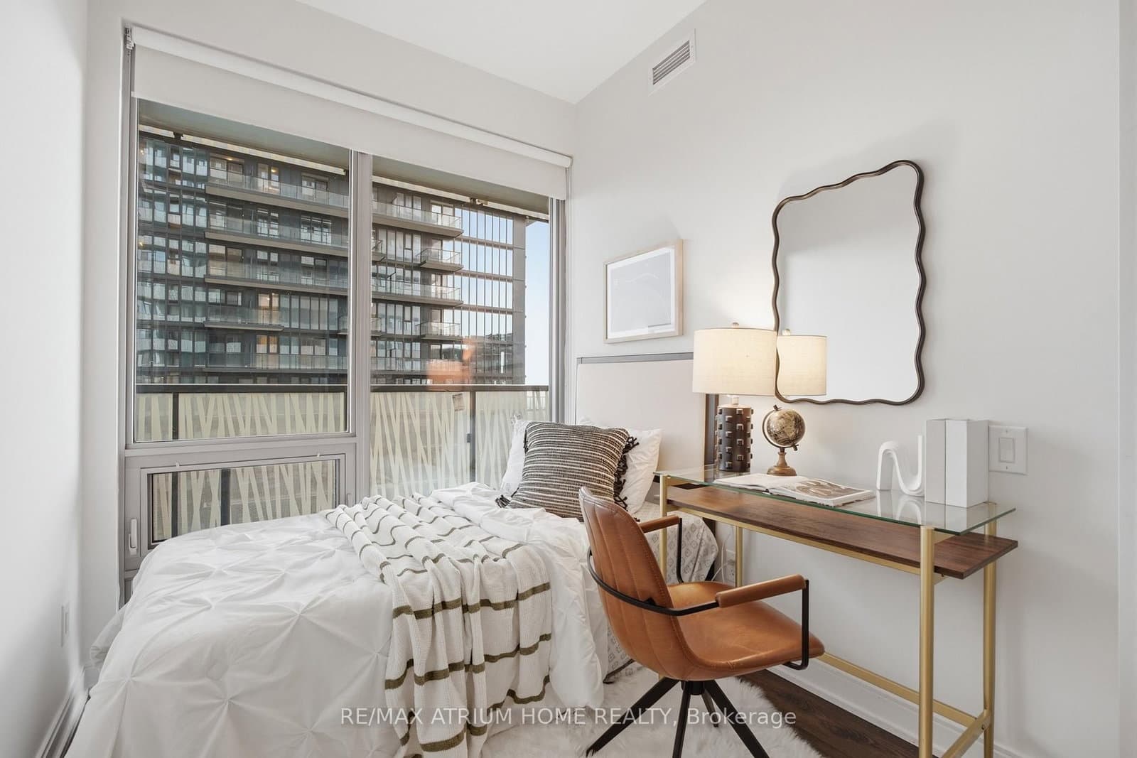 50 Charles Street E, Unit 4413 thumbnail 20
