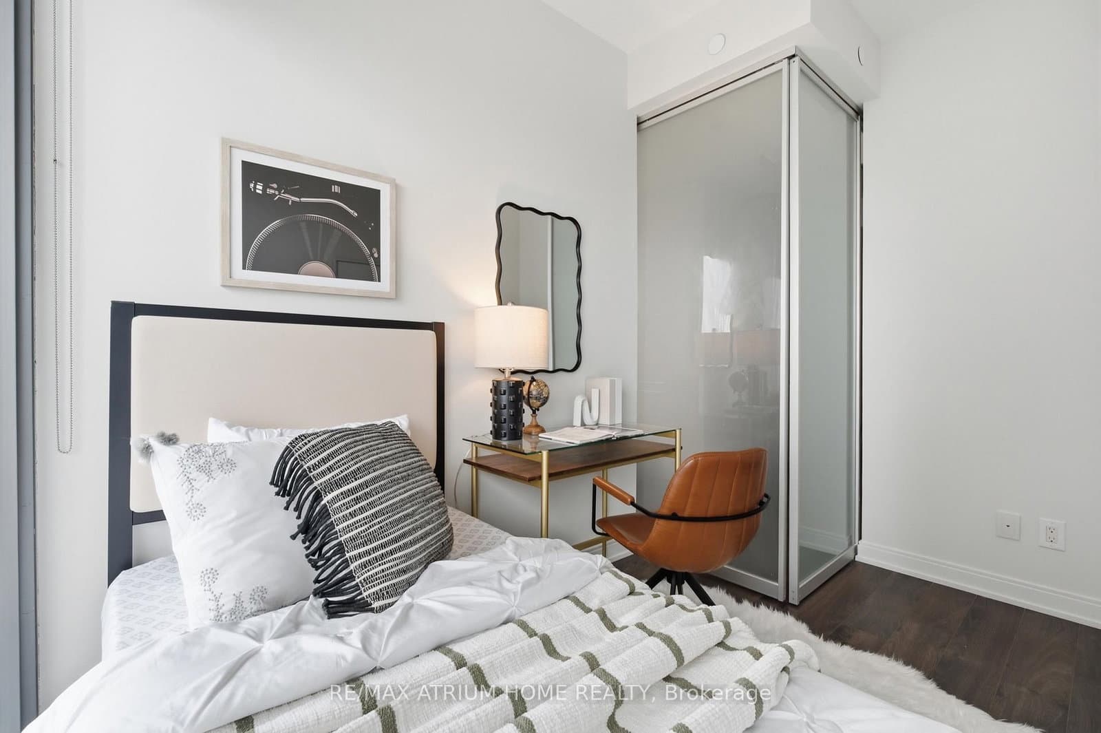 50 Charles Street E, Unit 4413 thumbnail 21