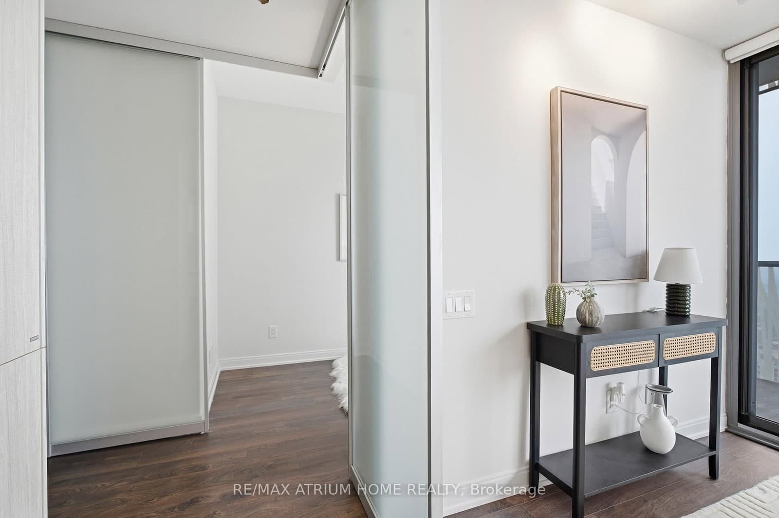 50 Charles Street E, Unit 4413 thumbnail 9