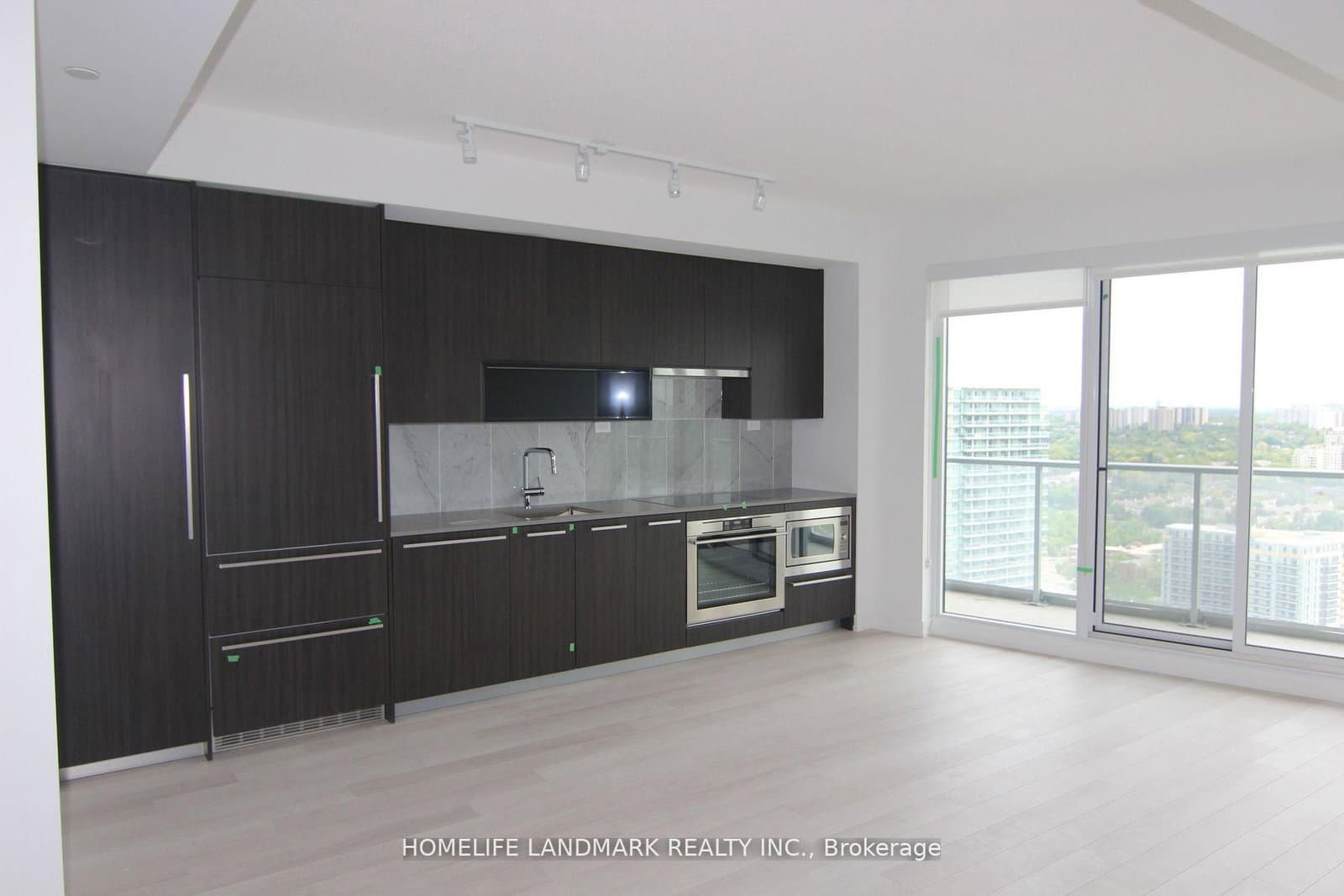 117 McMahon Drive, Unit 2710 thumbnail 2