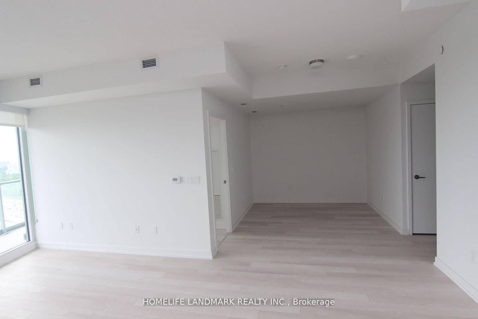117 McMahon Drive, Unit 2710 thumbnail 4