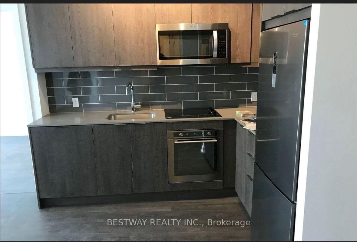 38 Forest Manor Road, Unit 404 thumbnail 6
