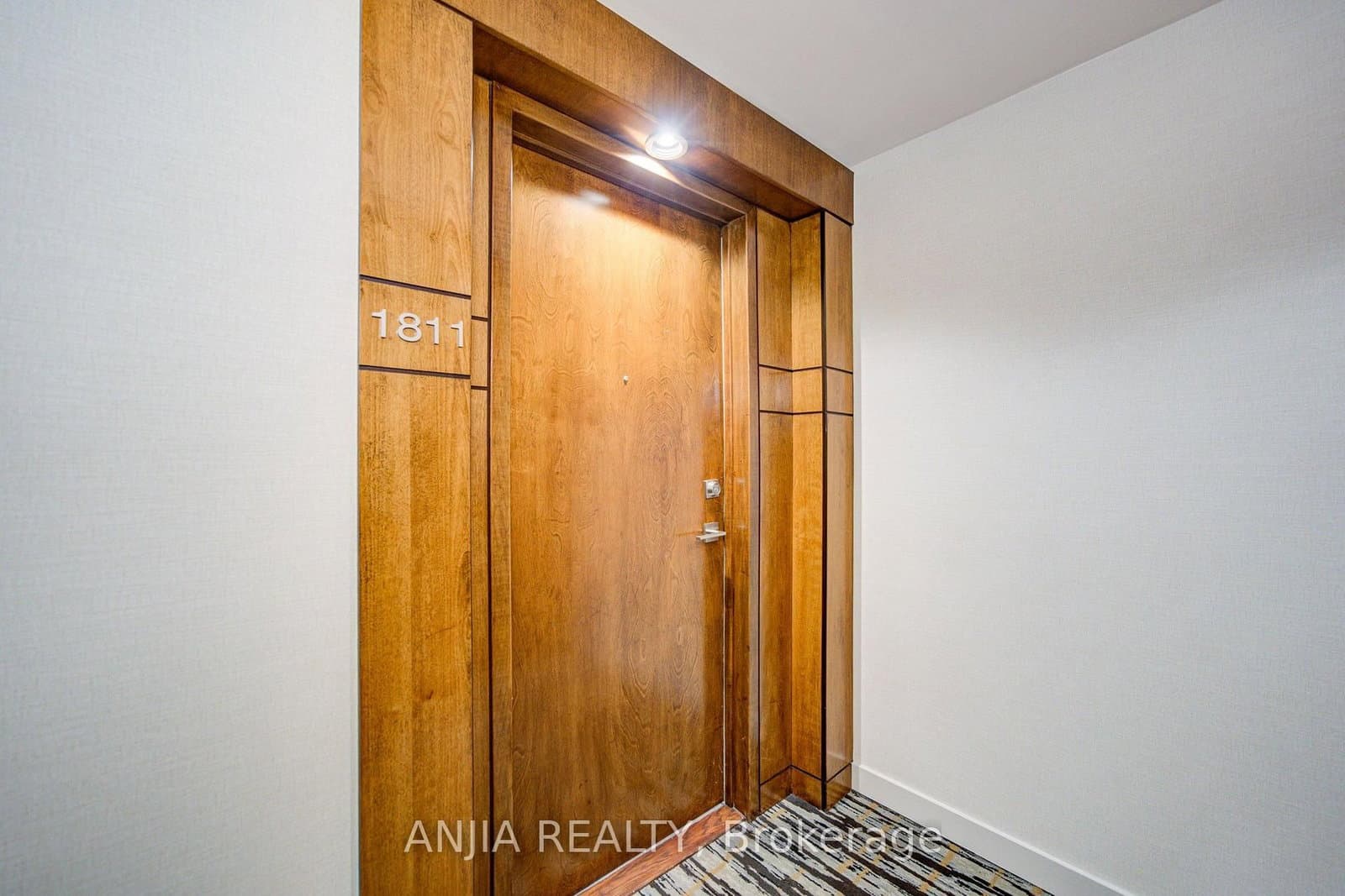 10 Northtown Way, Unit 1811 thumbnail 2
