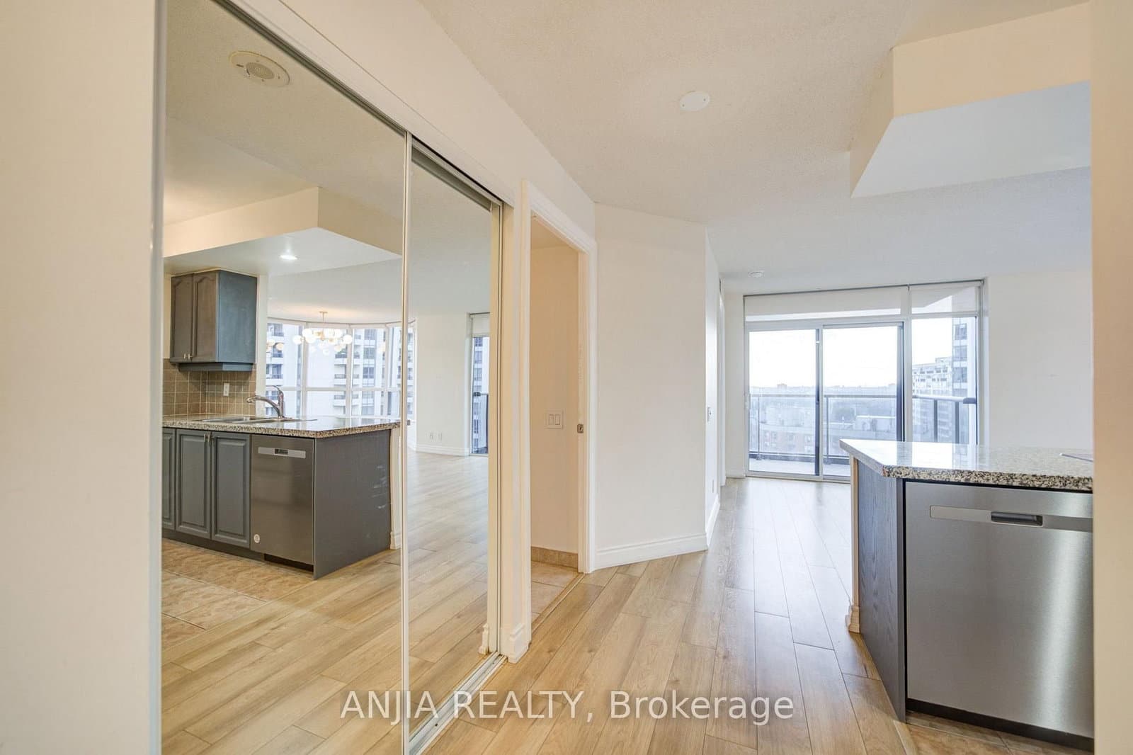 10 Northtown Way, Unit 1811 thumbnail 4