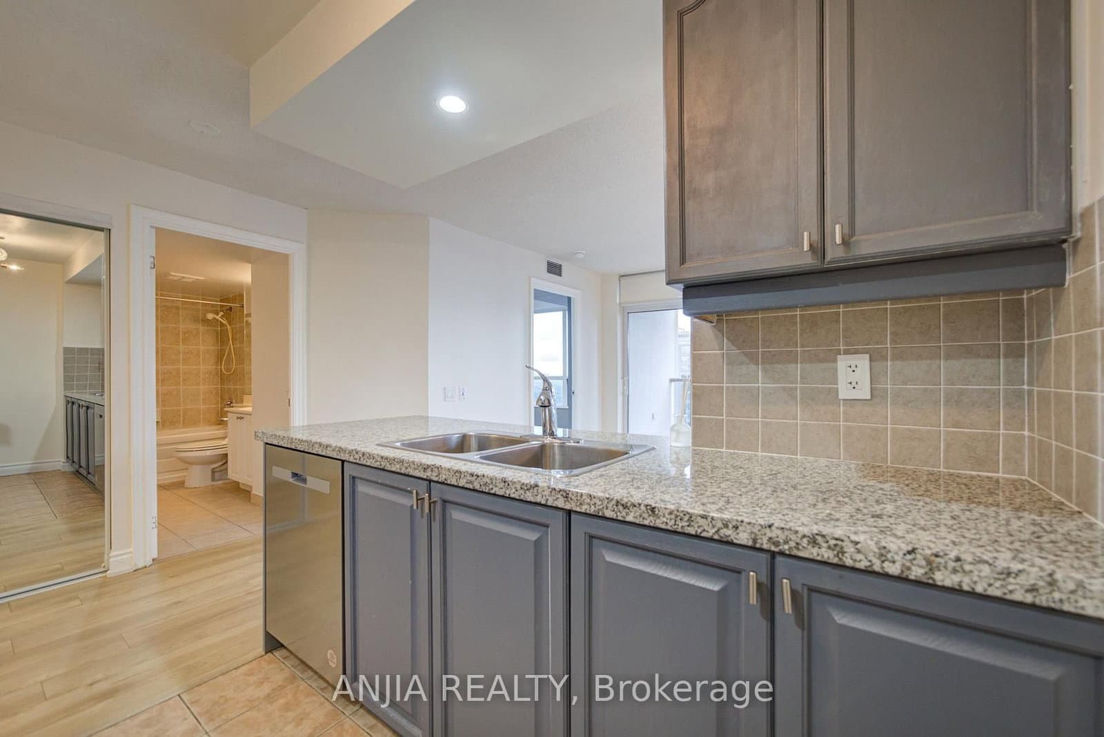 10 Northtown Way, Unit 1811 thumbnail 7