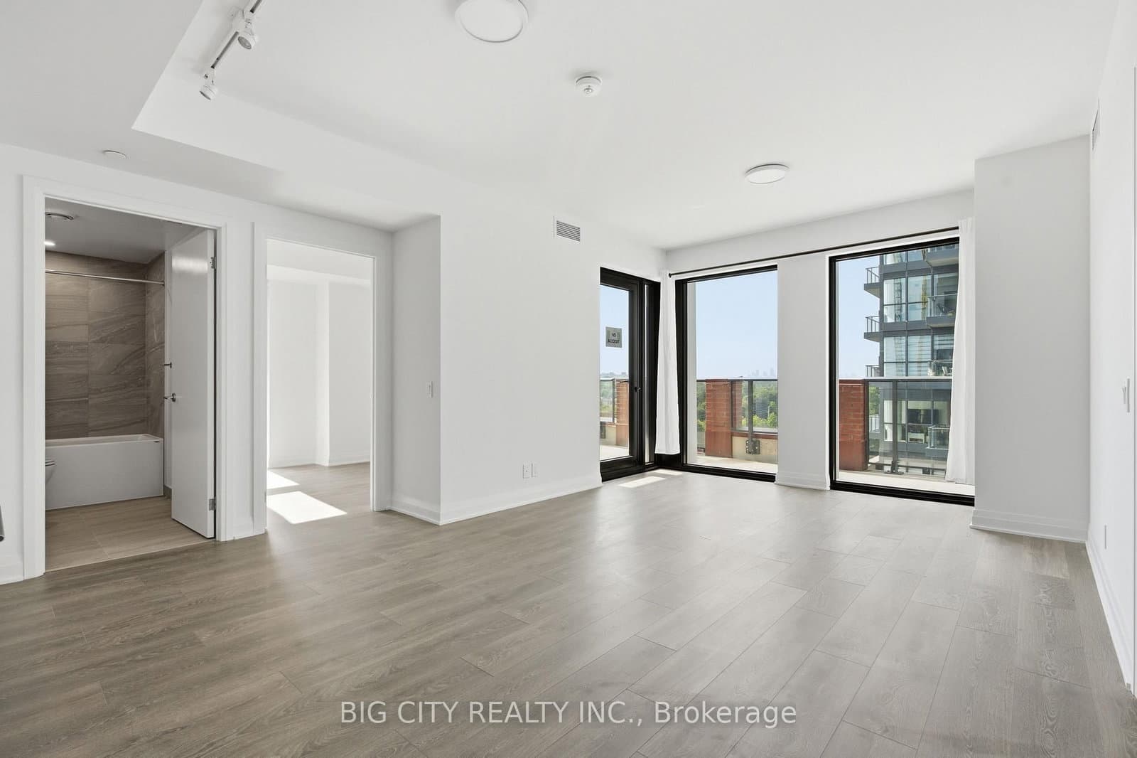 25 Frederick Todd Way, Unit 904