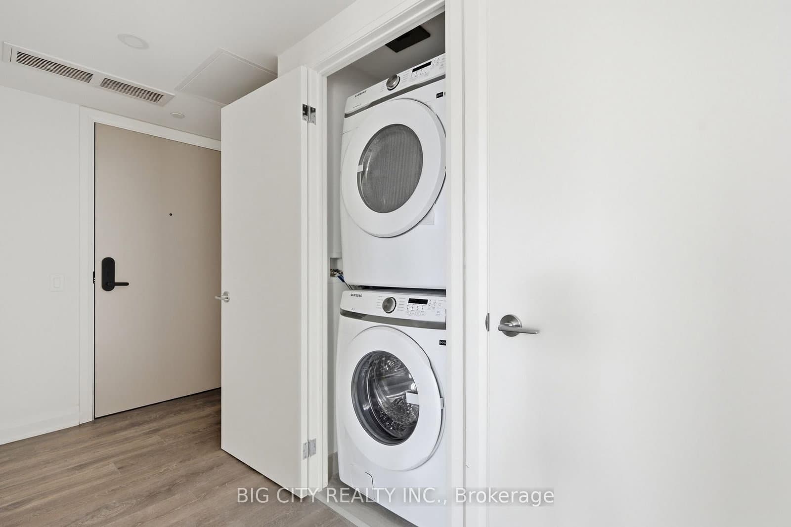 25 Frederick Todd Way, Unit 904 thumbnail 13