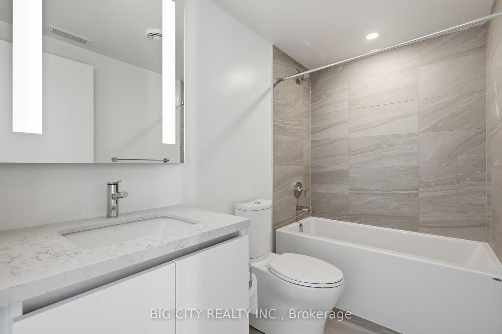 25 Frederick Todd Way, Unit 904 thumbnail 6