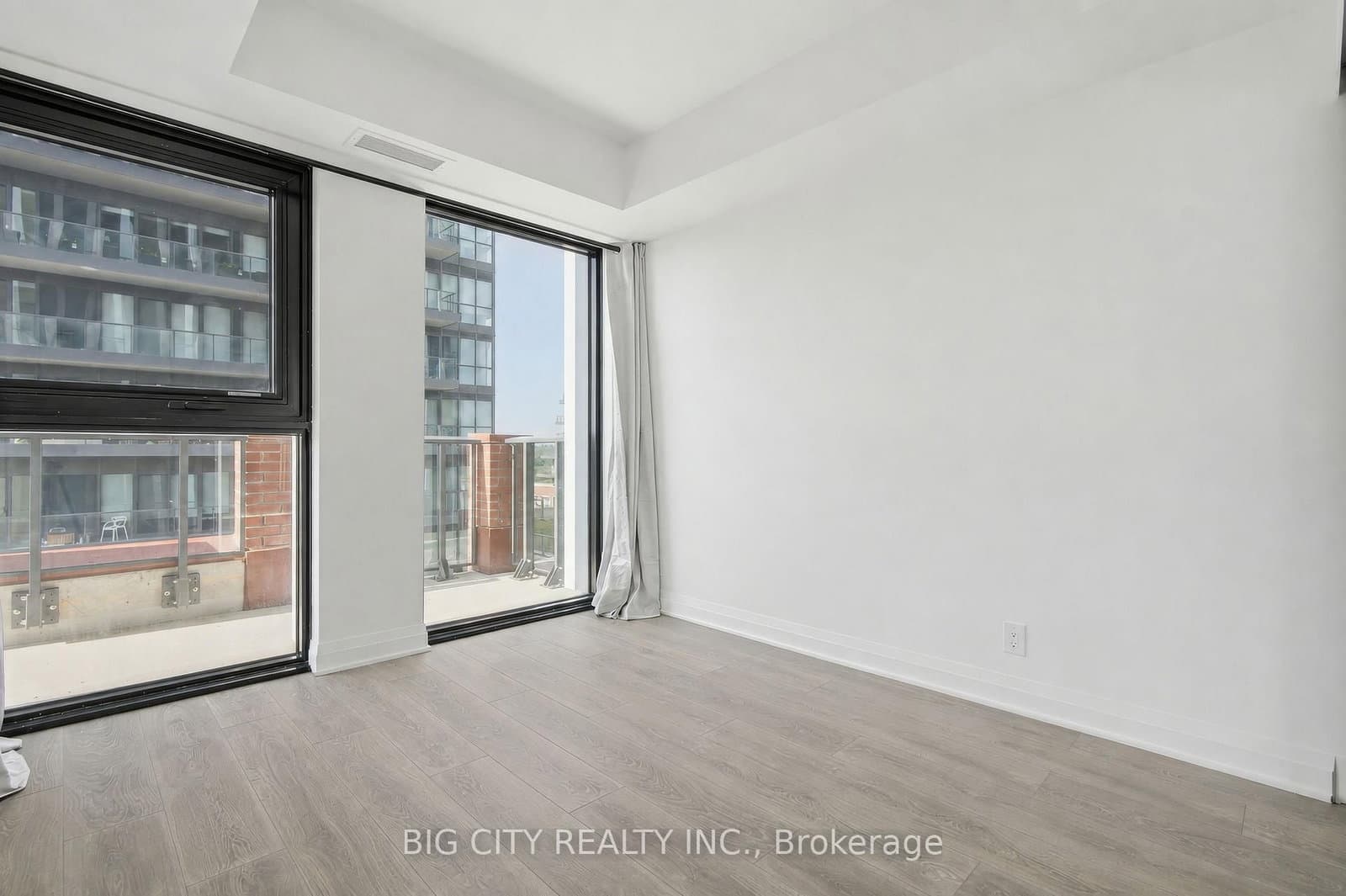 25 Frederick Todd Way, Unit 904 thumbnail 9