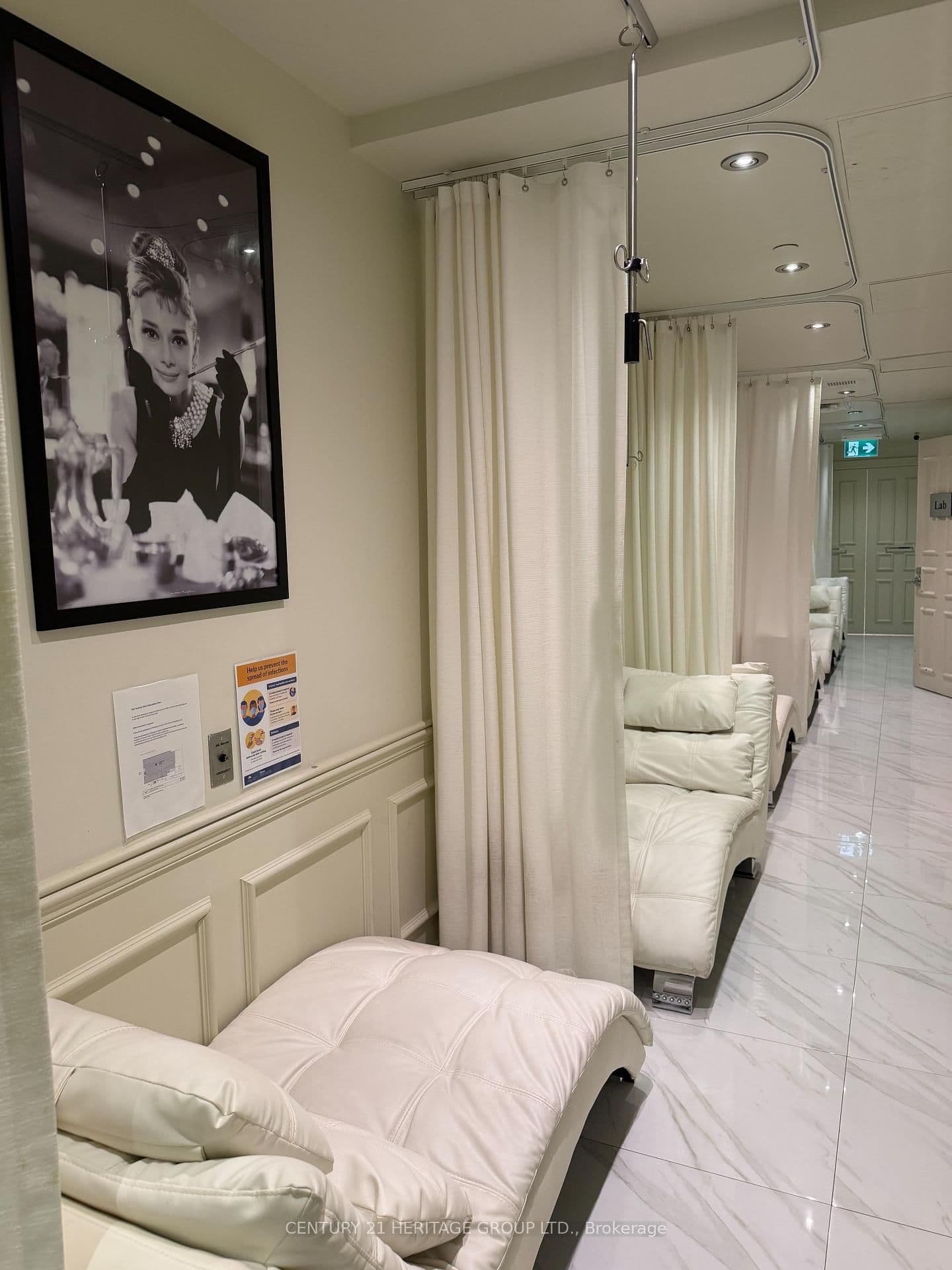 55 AVENUE Road, Unit 2000 thumbnail 6