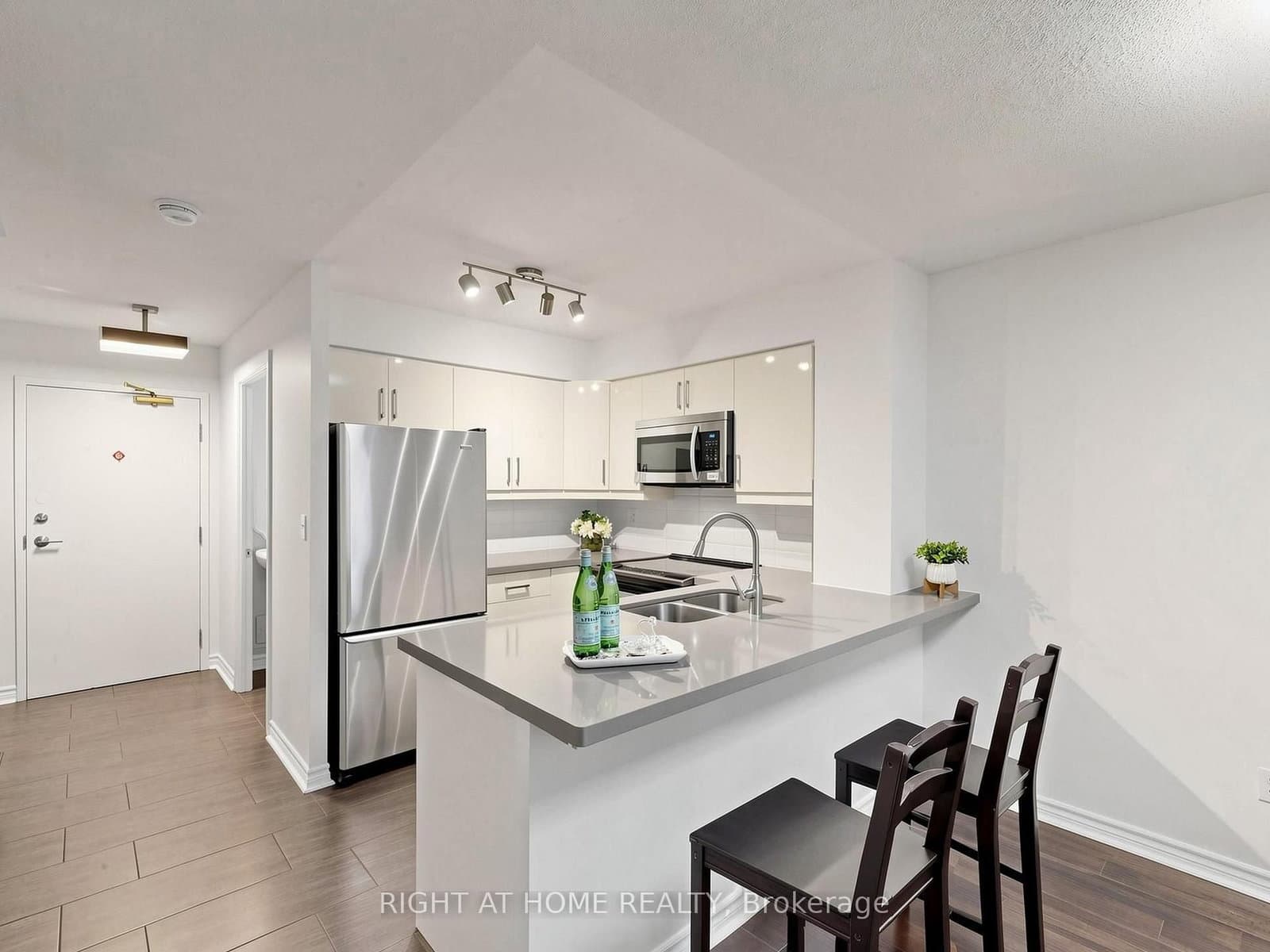 30 Hayden Street, Unit 404 thumbnail 12