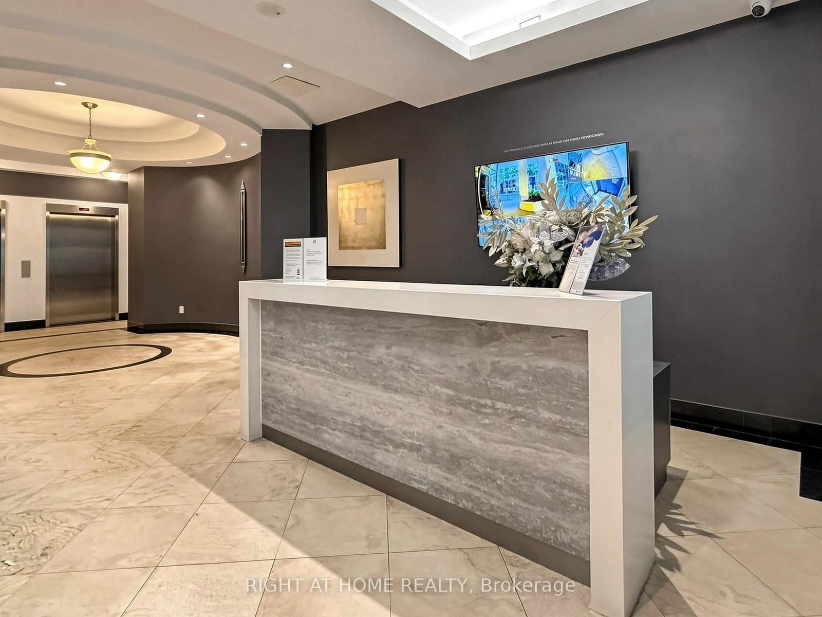 30 Hayden Street, Unit 404 thumbnail 4