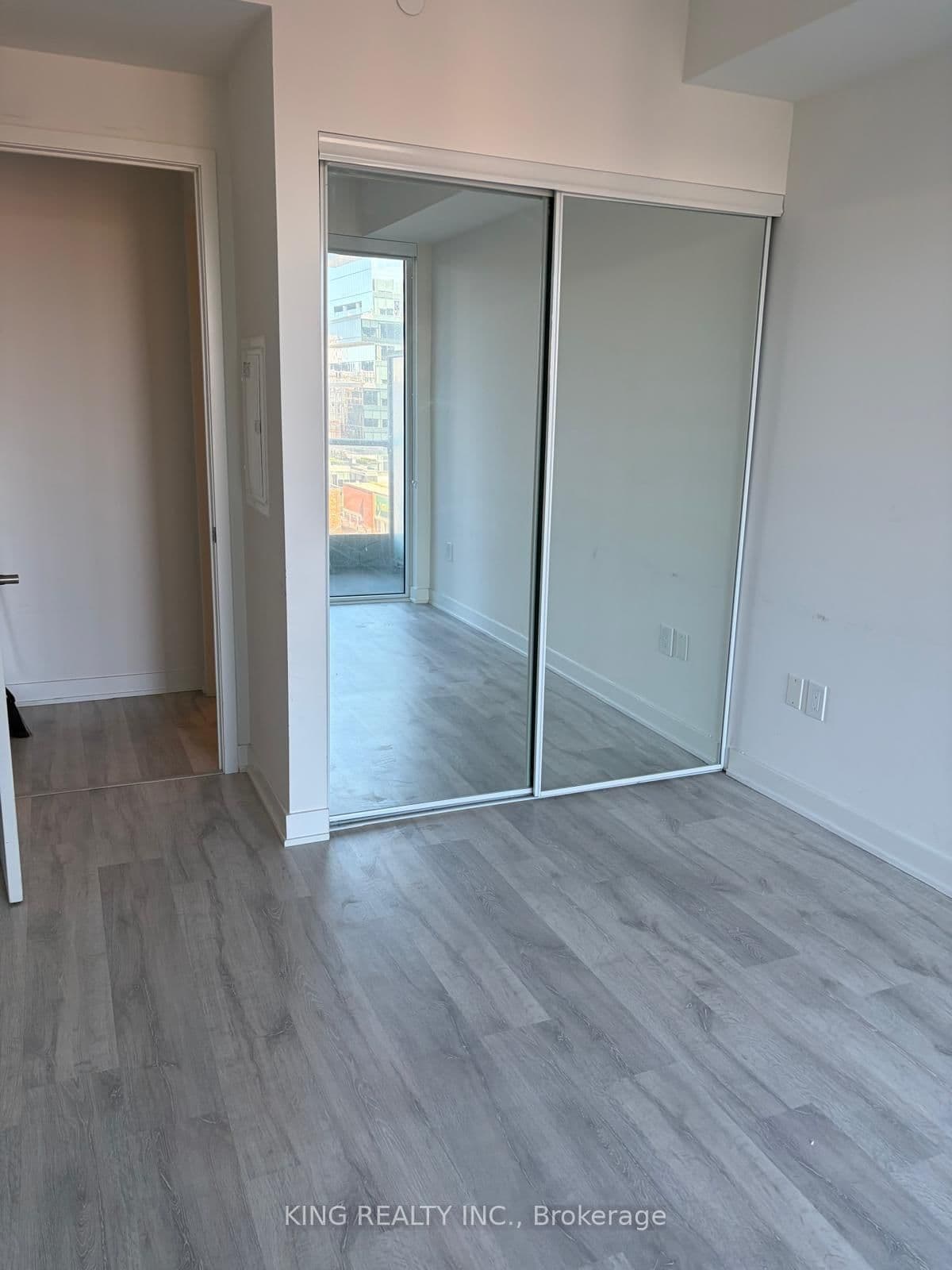 70 Princess Street, Unit 806 E thumbnail 4