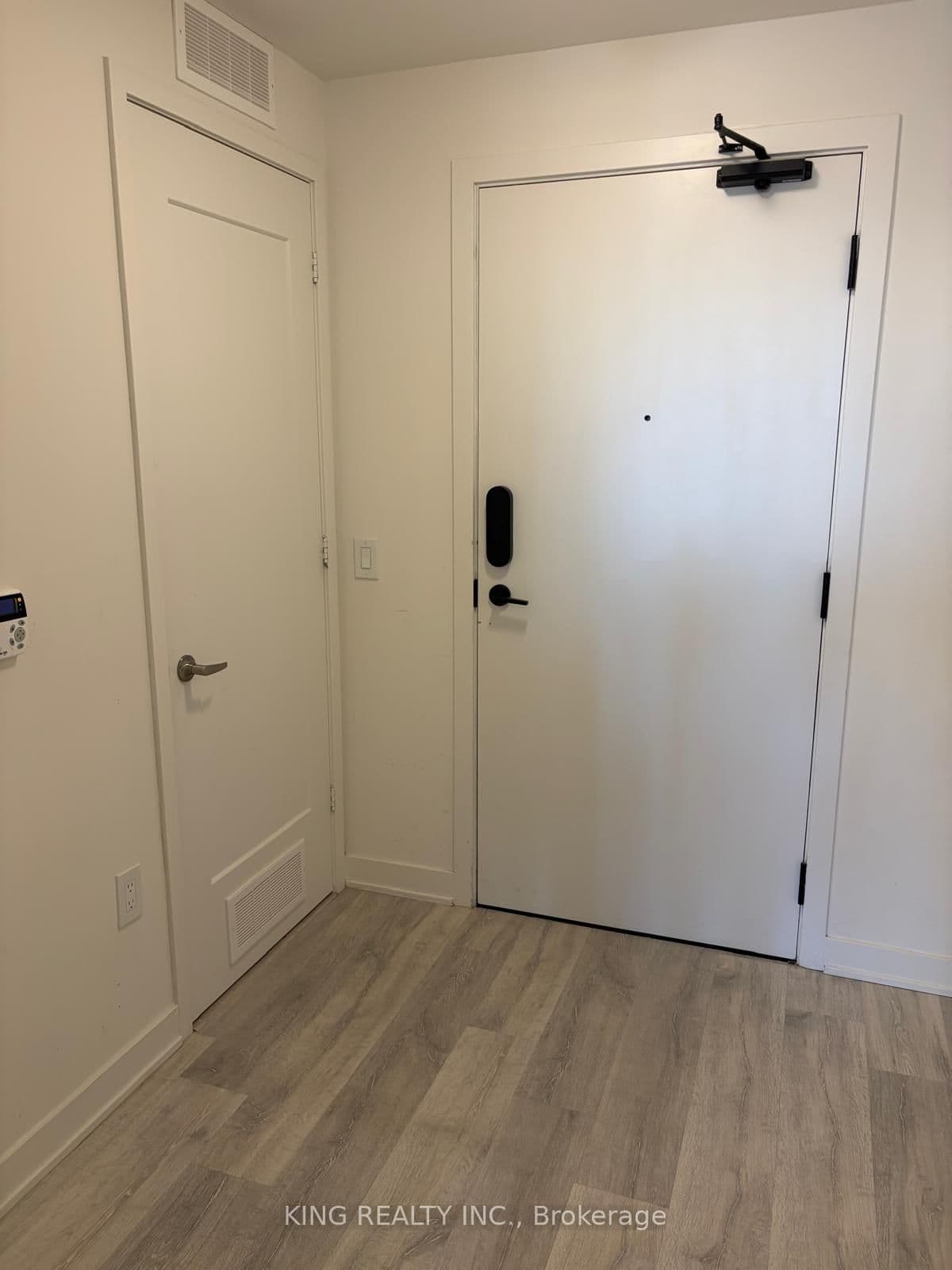 70 Princess Street, Unit 806 E thumbnail 9