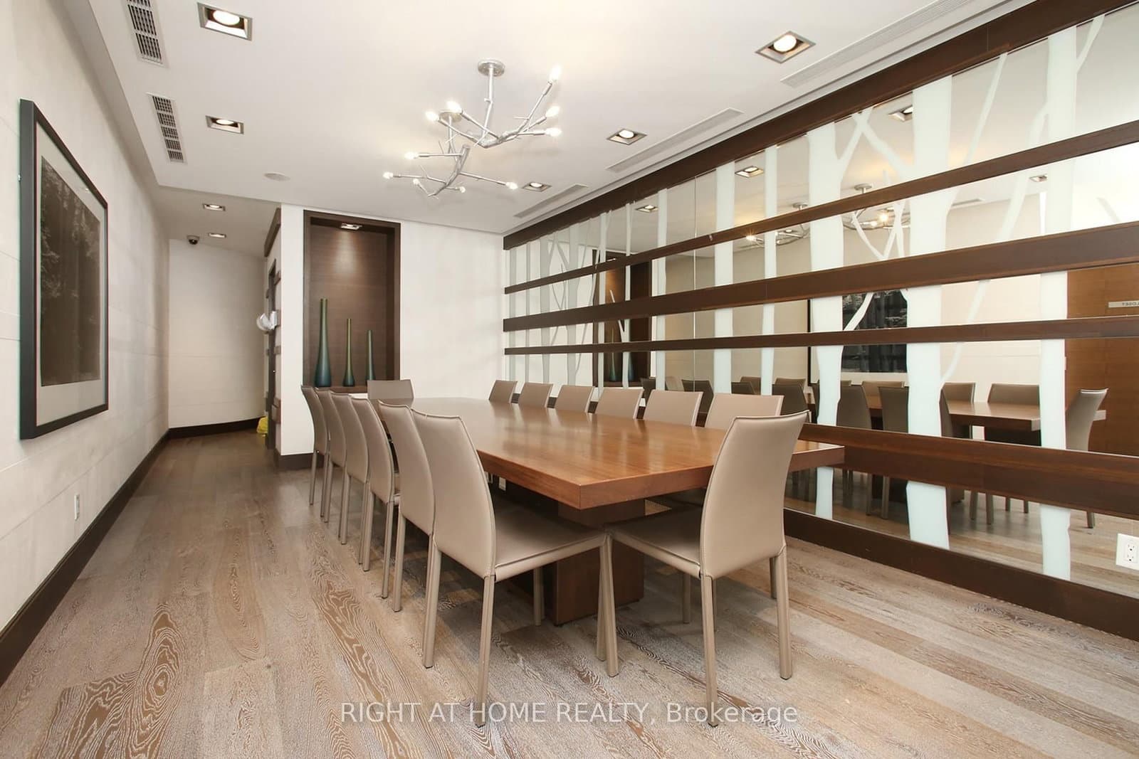 35 Brian Peck Crescent, Unit 303 thumbnail 10