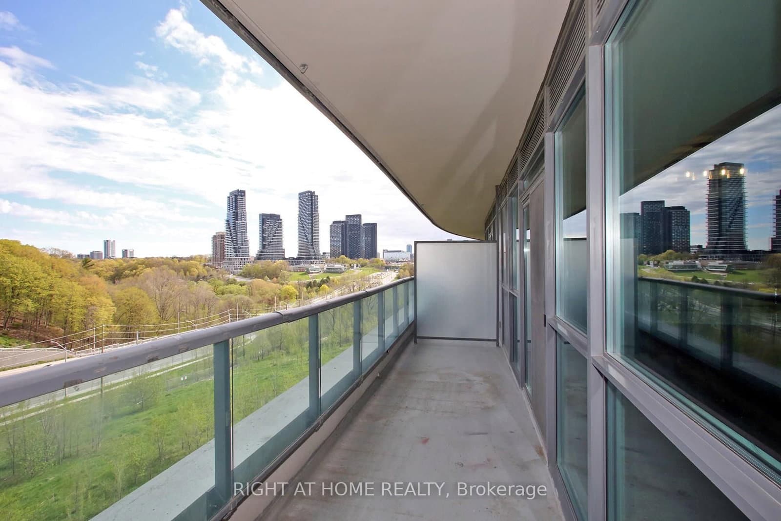 35 Brian Peck Crescent, Unit 303 thumbnail 21