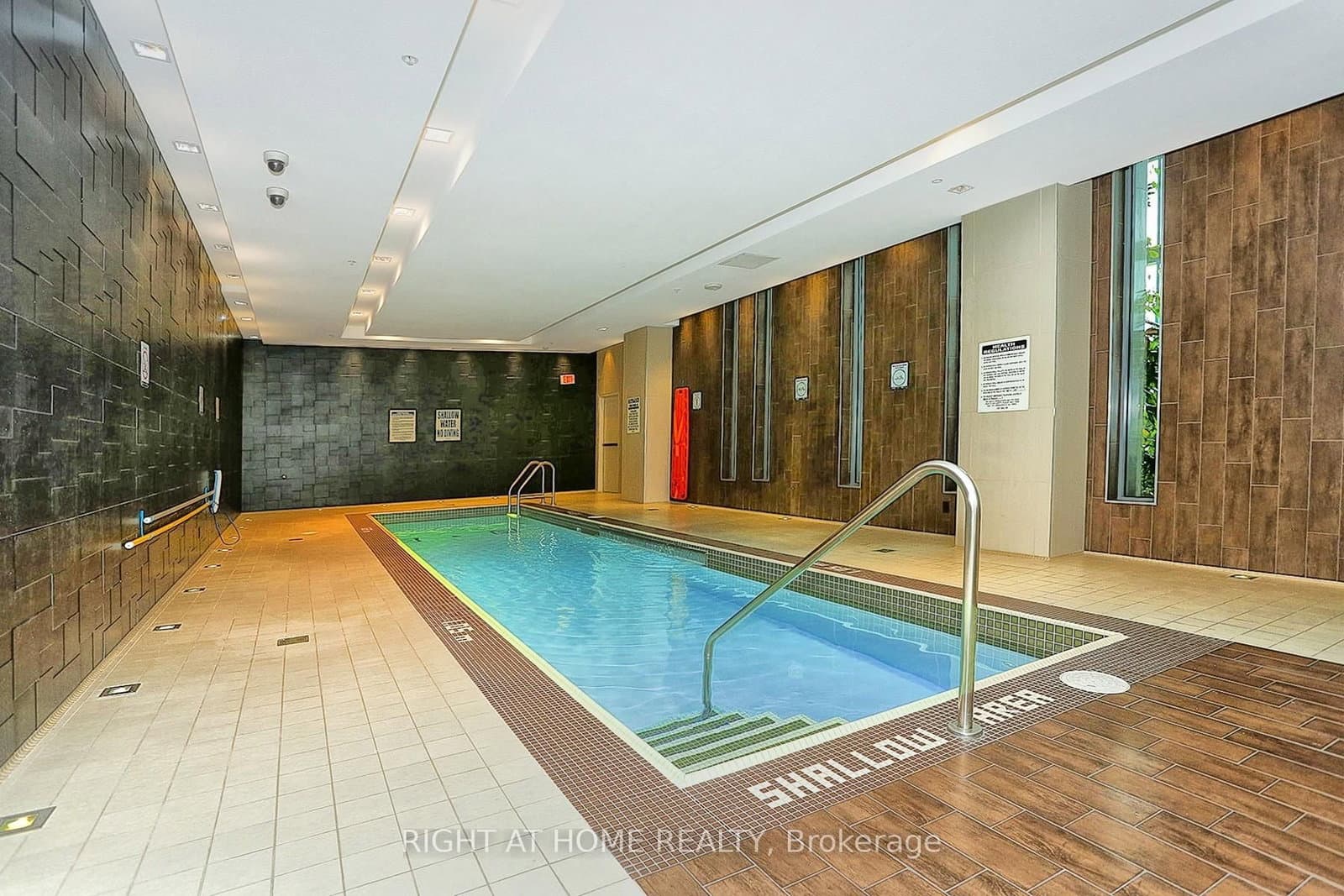 35 Brian Peck Crescent, Unit 303 thumbnail 5