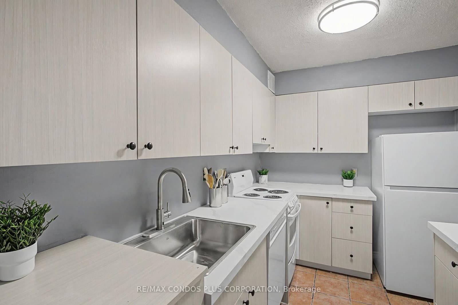 5949 Yonge Street, Unit 208 thumbnail 39