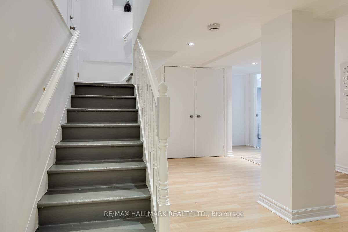 167 Welland Avenue thumbnail 22