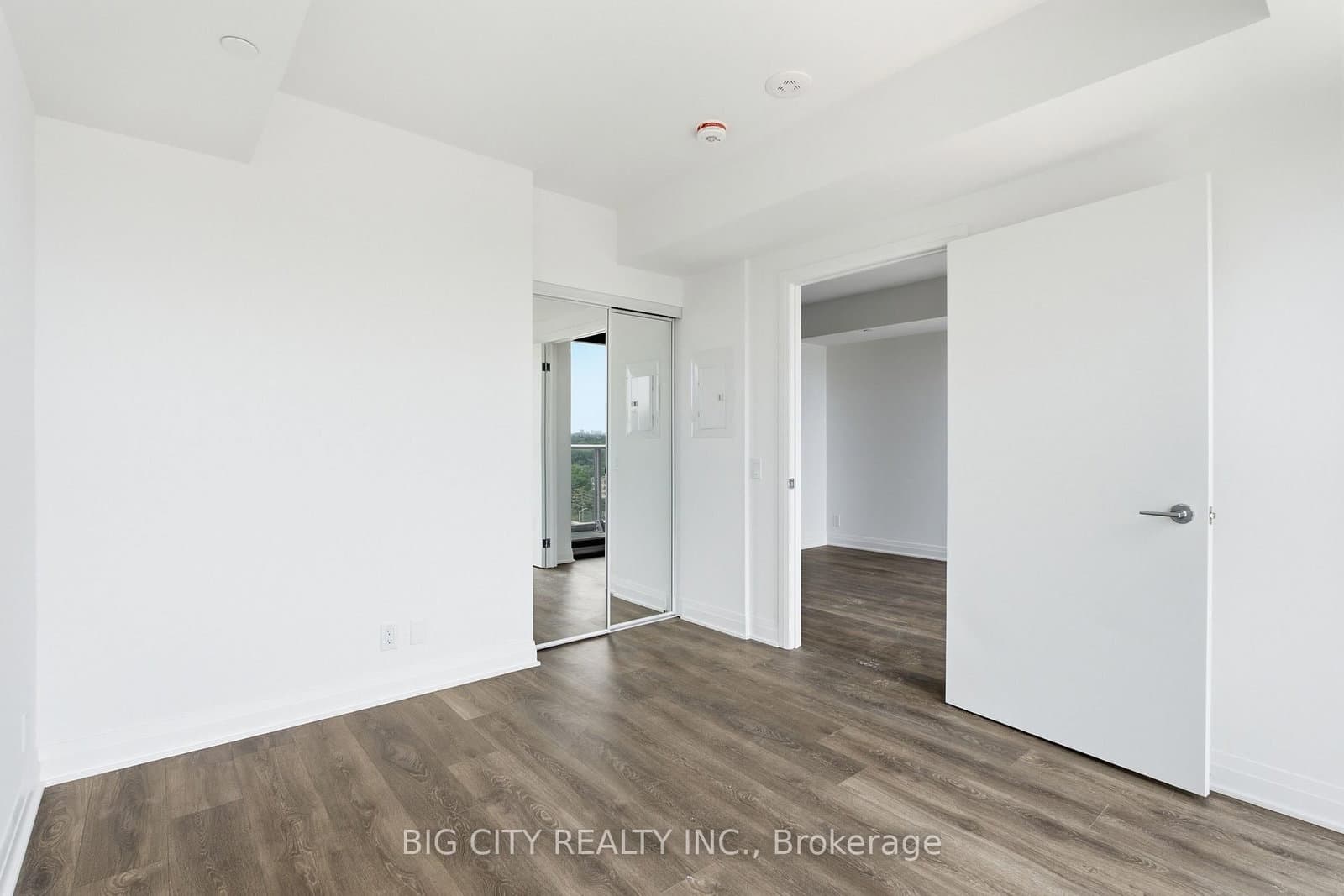 25 Frederick Todd Way, Unit 1109 thumbnail 11