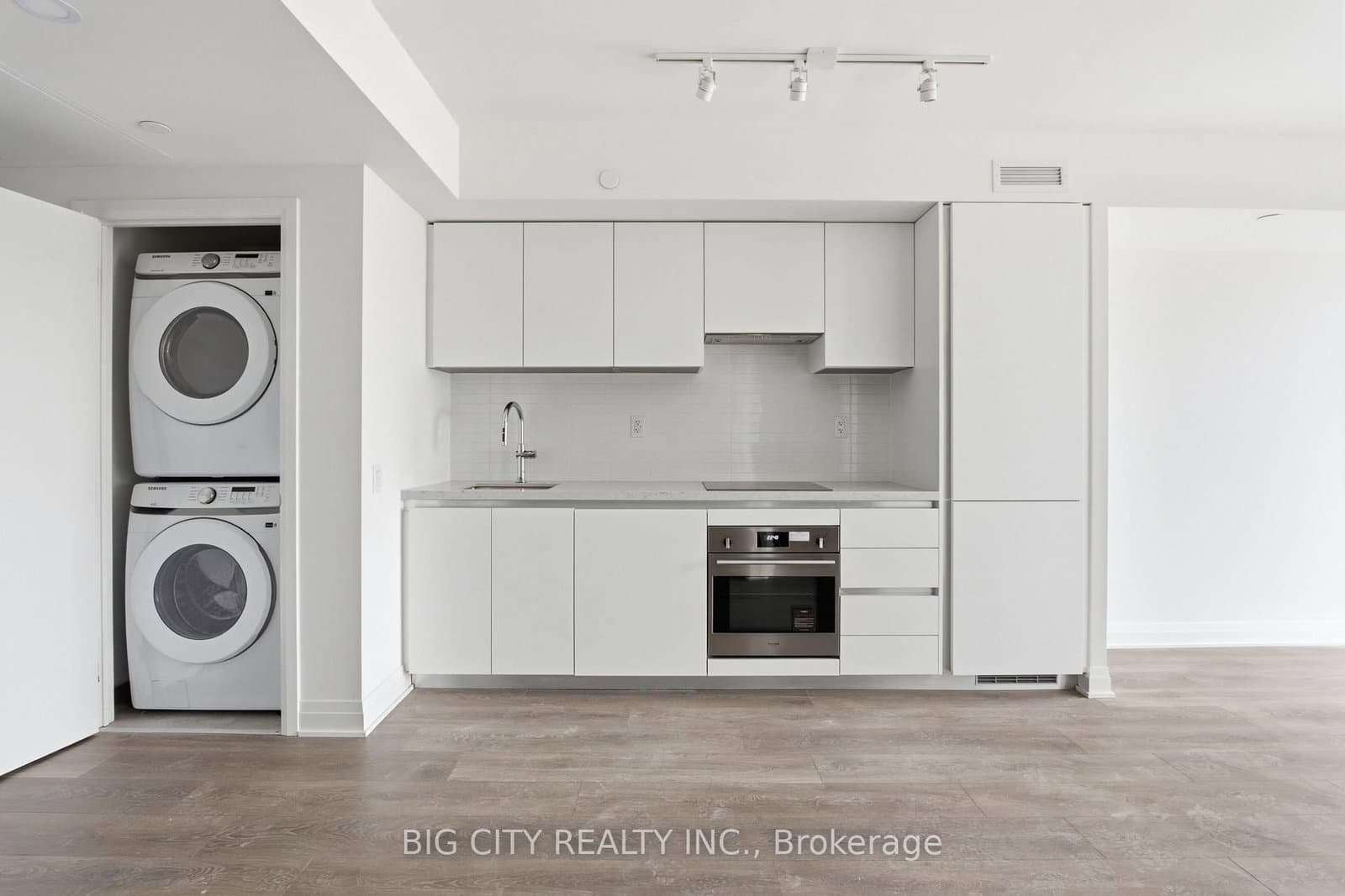 25 Frederick Todd Way, Unit 1109 thumbnail 3