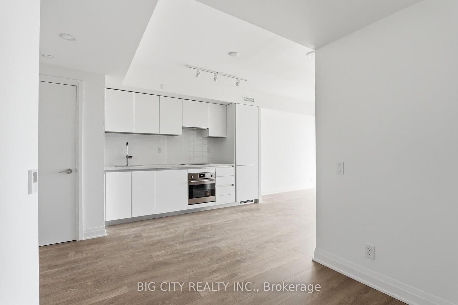 25 Frederick Todd Way, Unit 1109 thumbnail 8