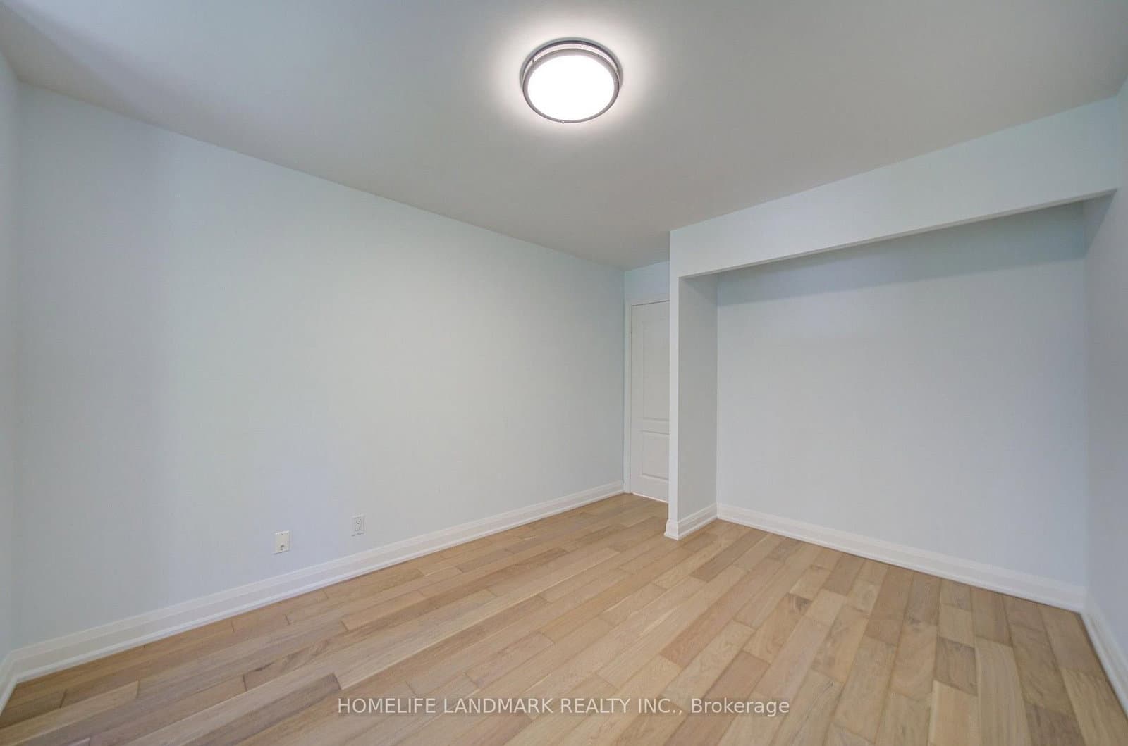 5418 Yonge Street, Unit 106 thumbnail 32