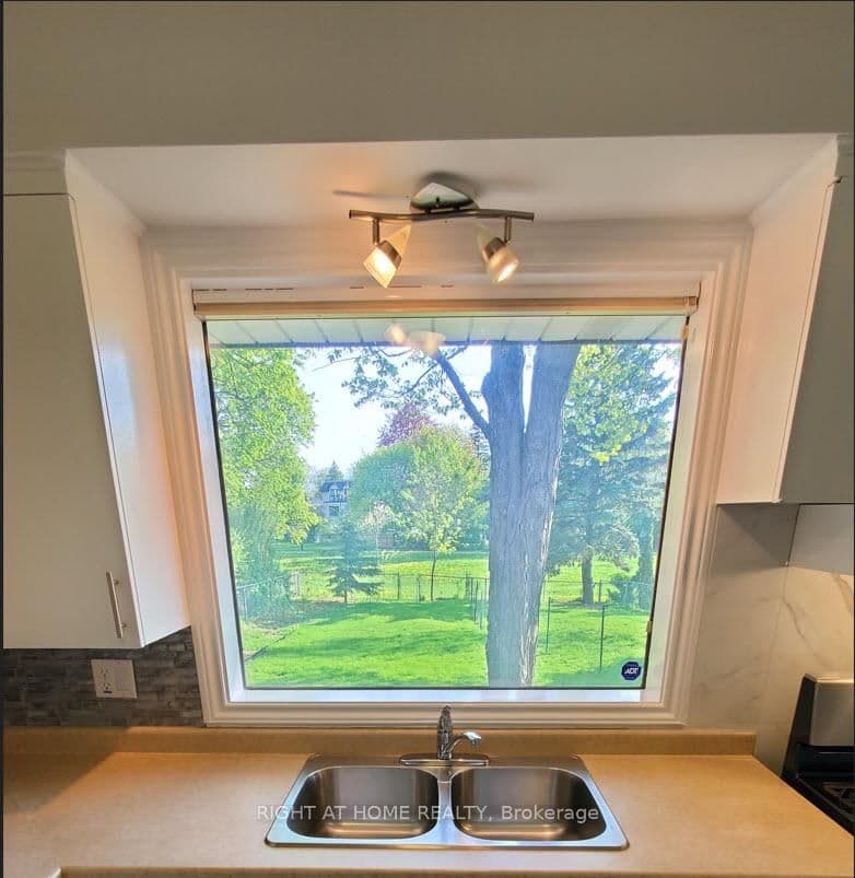 169 Yorkview Drive, Unit 1 thumbnail 10