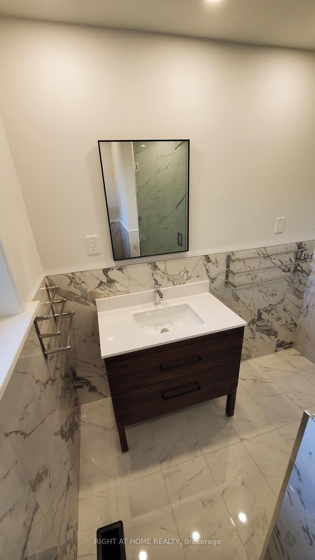 169 Yorkview Drive, Unit 1 thumbnail 17