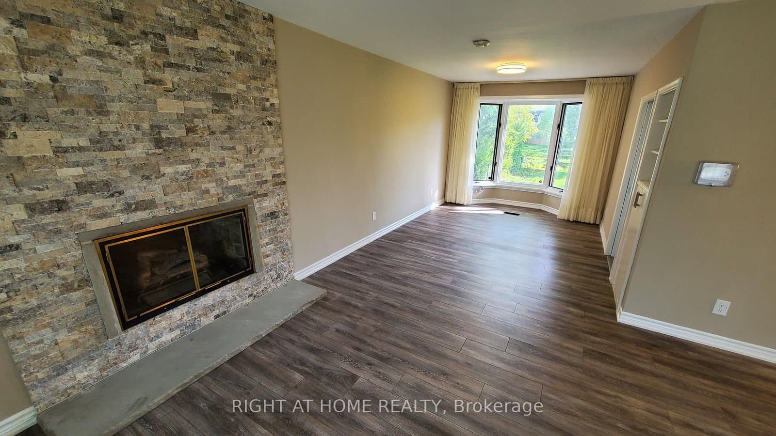 169 Yorkview Drive, Unit 1 thumbnail 6